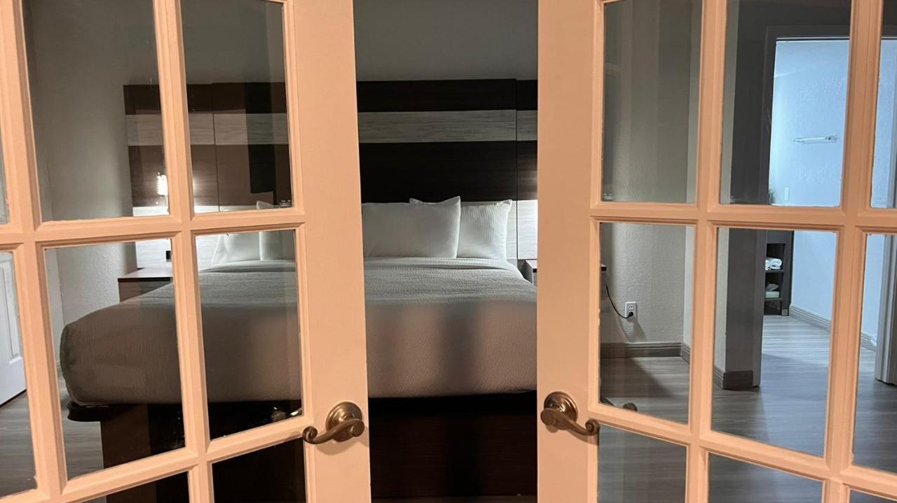 La Quinta Inn Lexington-Horse Park Екстер'єр фото
